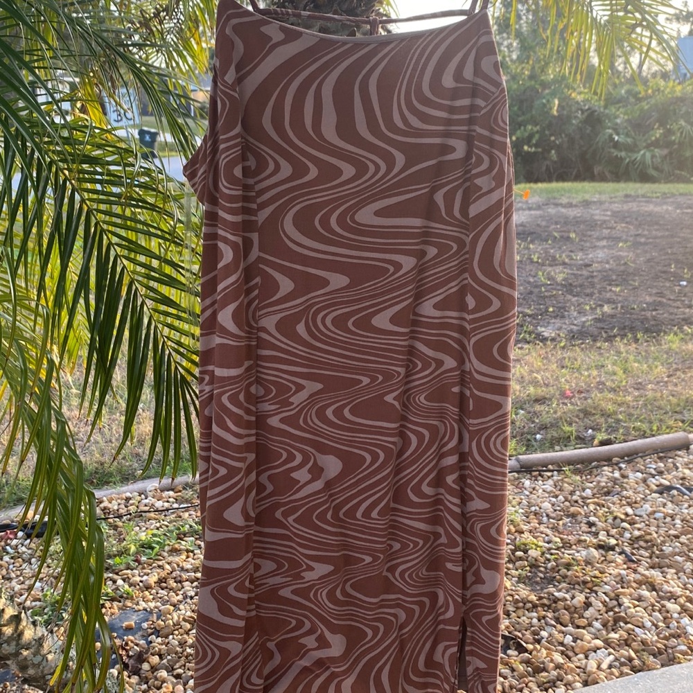 Chic Brown Swirl Pattern Dress